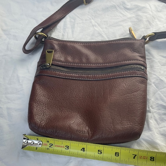 Small Brown Leather Fossil Crossbody - Picture 4 of 11